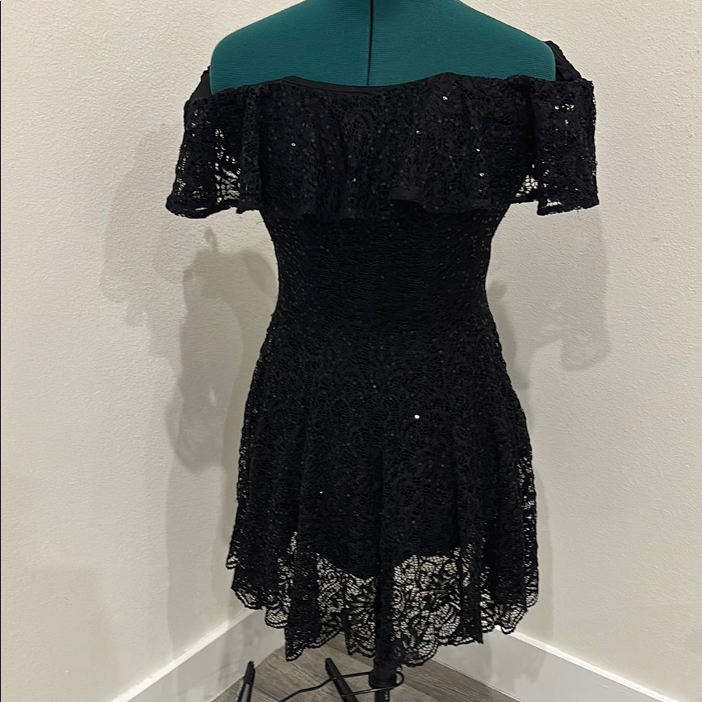 Betsy & Adam Women’s Elegant Black Lace Off-Shoulder Dress Size 2